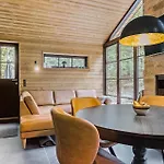 2 Bedroom Cozy In 別荘
