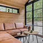 2 Bedroom Cozy In 別荘 *