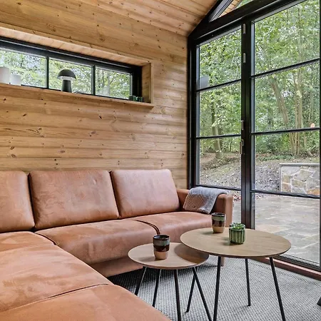 2 Bedroom Cozy In Hébergement de vacances *